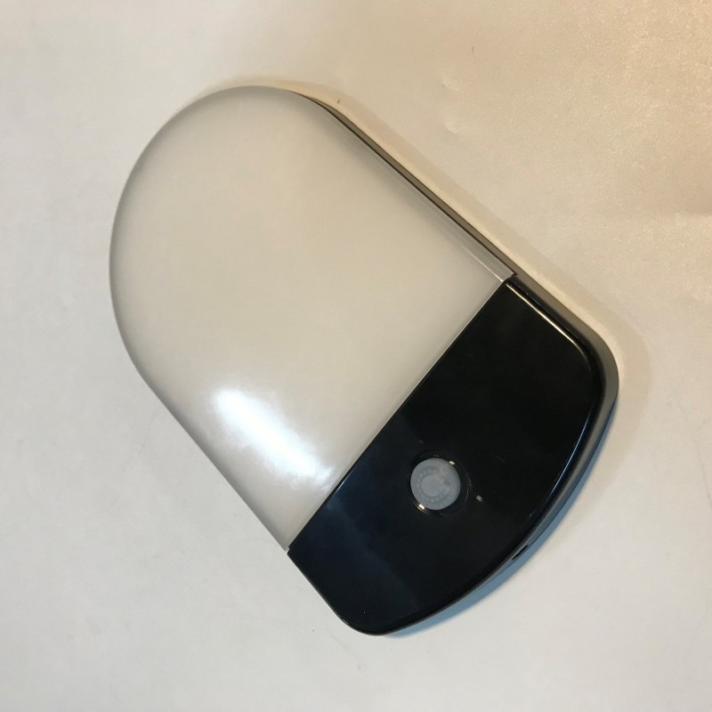 Como escolher as melhores luzes de caravana para o seu veículo?